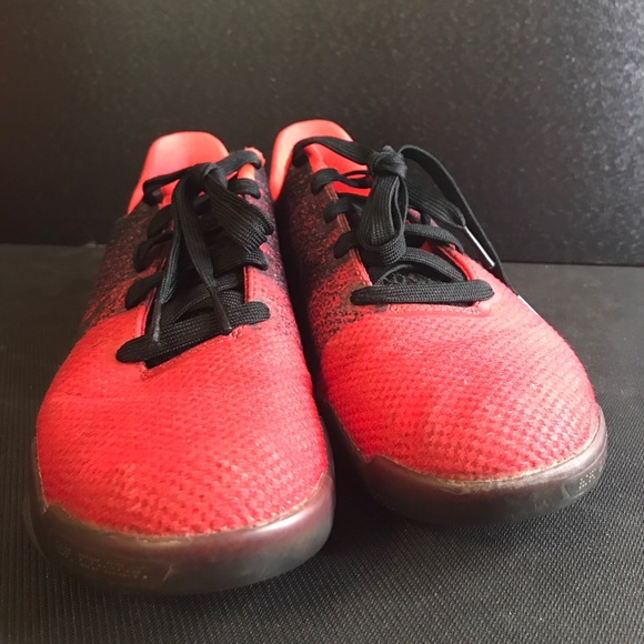 Nike Kobe XI Achilles Heel Youth US 7Y Basketball Shoe Low 822945-670 Black Red - Picture 5 of 7